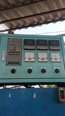 ขายเครื่อวอัดไฮโดรลิค 200 ตัน 6 หัวเพลท 50X50 สภาพพร้อมใช้งาน 500,000 บาท