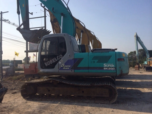 ขายด่วนรถแมคโครKOBELCO  SK200 YN09ไฟฟ้าครบ สนใจโทร 085-156-2314 บอย