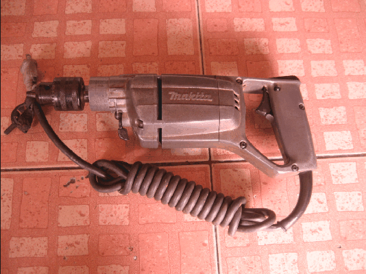 ขายด่วนสว่าน เจาะกระแทก Makita Model 8416 570W 1400/min Made in japanแท้100\%