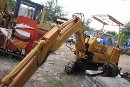 ขาย แบคโฮ YANMAR YB1200SSL เครื่อง 2 สูบ เครื่องดี ใช้งานได้ เพียงแต่ใบแทรคหัก ราคา 148,000 บาท