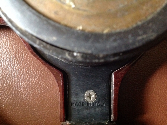 ขายพวงมาลัยไม้ เก่าเก็บ 20 กว่าปี