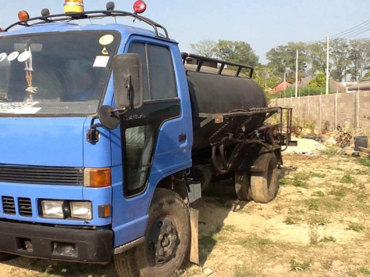 ISUZU NPR59L 110 แรง บรรจุน้ำยางได้ 5 ตัน เครื่องท้าย Isuzu มังกรทอง ฉีดยางด้วยบาร์ 4 M แฮนด์สเปย์ ระบบดูดยางเข้าถัง ปั้มลม ต้มยาง