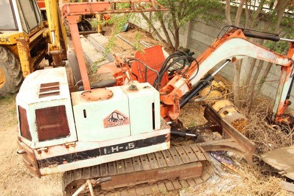 ขายรถแบคโฮ KUBOTA: KH15 เทียบเท่า pc30 สภาพมาเดิมๆ เครื่อง 3 สูบ ราคา 185,000 บาท