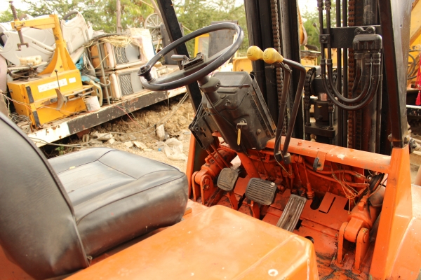 ขายรถยกโฟล์ทลิฟท์ MITSUBISHI FD 25 2.5ตัน เสา 3 ท่อน สูง 5 เมตร เครื่องยนต์ดีเซล 4 สูบ ราคา 245,0000 บาท