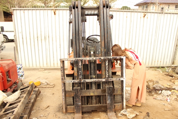 ขายรถยกโฟล์ทลิฟท์ MITSUBISHI FD 25 2.5ตัน เสา 3 ท่อน สูง 5 เมตร เครื่องยนต์ดีเซล 4 สูบ ราคา 245,0000 บาท