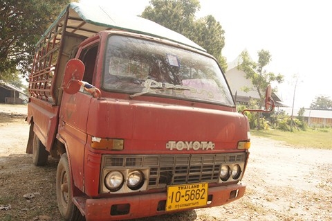 ขาย 4 ล้อ โตโยต้า ไดนาสตี้ เครื่องเเรงมาก อีซูซุ 2500 บรรทุกได้เกิน3 ตัน (ซื้อไปขับได้เลย) มีเอกสารครบ ถูกมาก รีบโทรเลย 80,000 บาท