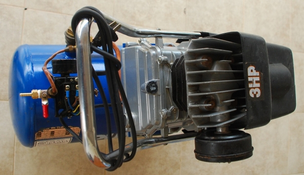 ปั๊มลมโรตารี่ 3 HP 25 L ปั๊มลมโรตารี่ 3 HP 25 L