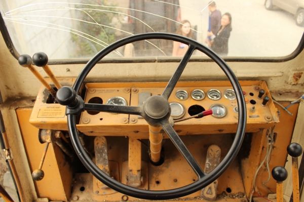 ขายรถตักล้อยาง เอวอ่อน ขนาดใหญ่ ตัก2คิว DRESSER: 12T เครื่องยนต์ 6 สูบ ราคา 480,000 บาท