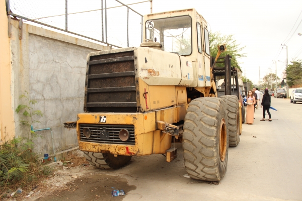 ขายรถตักล้อยาง เอวอ่อน ขนาดใหญ่ ตัก2คิว DRESSER: 12T เครื่องยนต์ 6 สูบ ราคา 480,000 บาท