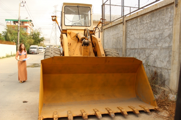 ขายรถตักล้อยาง เอวอ่อน ขนาดใหญ่ ตัก2คิว DRESSER: 12T เครื่องยนต์ 6 สูบ ราคา 480,000 บาท