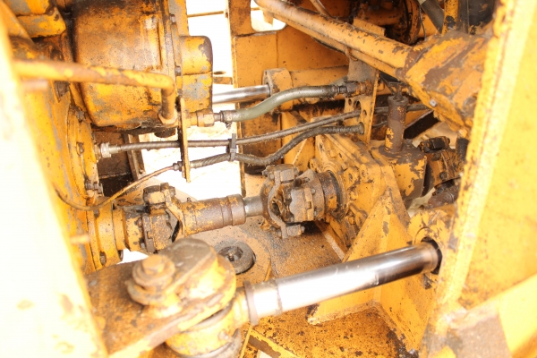 ขายรถตักล้อยาง เอวอ่อน ขนาดใหญ่ ตัก2คิว DRESSER: 12T เครื่องยนต์ 6 สูบ ราคา 480,000 บาท