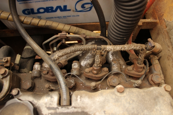 ขาย- รถบด สั่นสะเทือน แบบนั่งขับ เอวอ่อน ดีเซล 3สูบ BOMAG: BW121AC หน้าเหล็ก หลังยาง ราคา 400,000 บาท