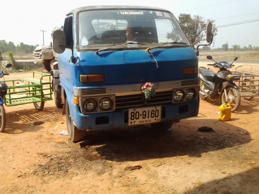 ISUZU  เครื่อง85แรง4 ล้อติดถังดูดส้อมทะเบียน  ม79