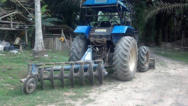 ขายรถไถ New Holland รุ่น TS6000