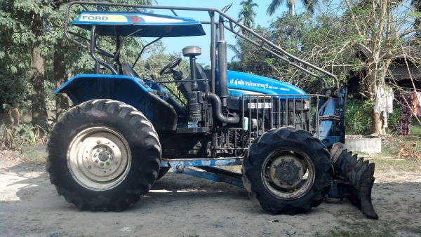 ขายรถไถ New Holland รุ่น TS6000