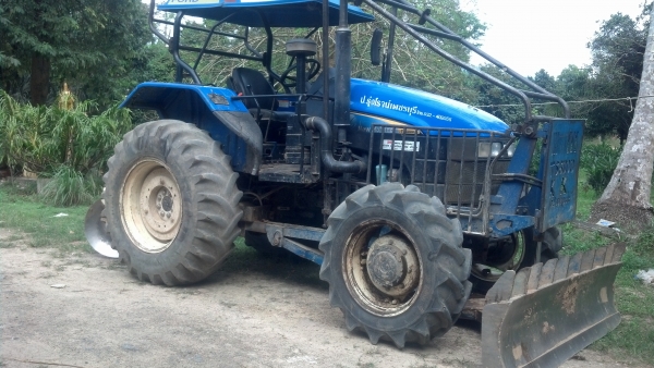 ขายรถไถ New Holland รุ่น TS6000