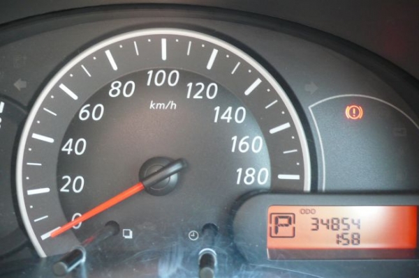 Nissan March 1.2  ปี'10 แต่งจัดเต็ม