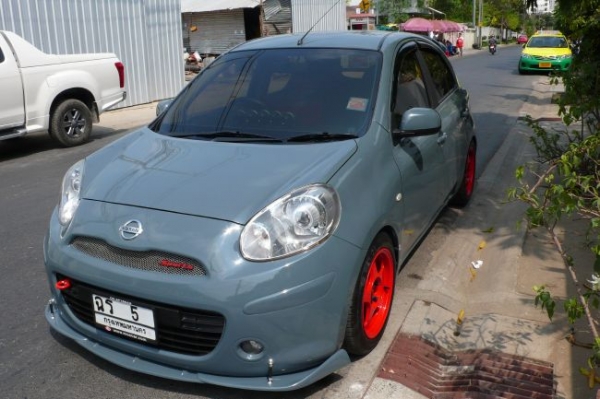 Nissan March 1.2  ปี'10 แต่งจัดเต็ม