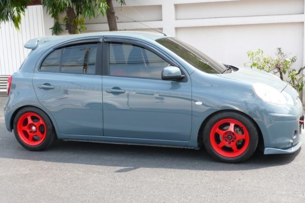Nissan March 1.2  ปี'10 แต่งจัดเต็ม