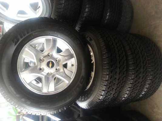 ขายยางป้ายแดงพร้อมแม็กเชฟโลเล็ต   ยาง245/70/16   ยางปี13  ตุ่มยังอยู่