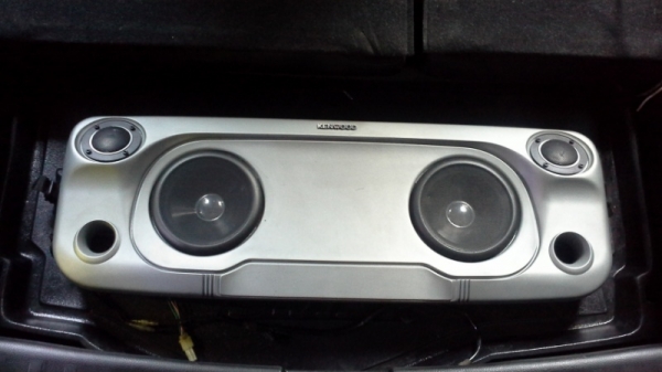 ลำโพงแผง Kenwood แยกเสียงกลางแหลม เสียงเพราะ จบได้ในตัวเดียว