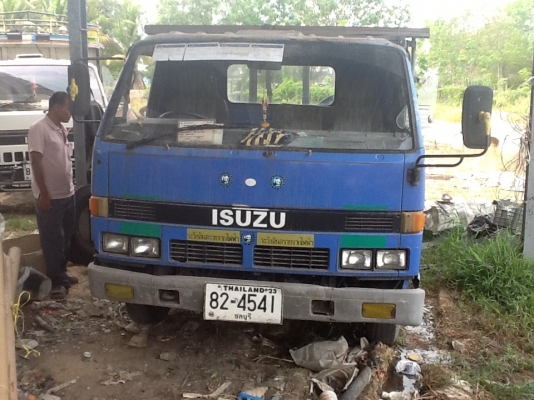 ขายอีซูNPRราคเบาๆตามสภาพเอกสารชุดโอนครบๆครับผม