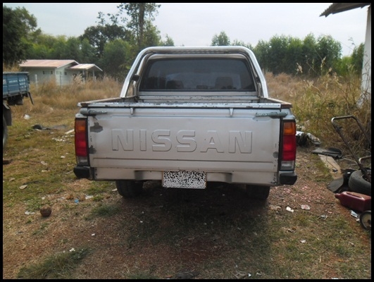 นิสสันบิ๊กเอ็ม 4 ประตู