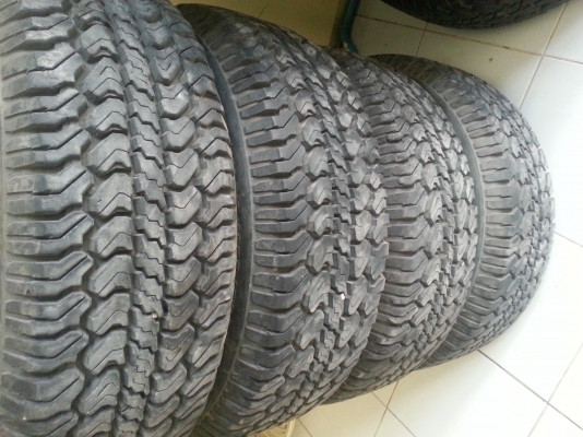 ขายยาง  michalin   LTX  225 70  15   ปี  08  ดอกสวยมาก