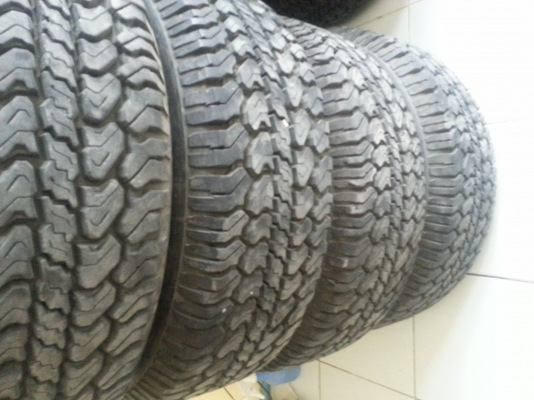 ขายยาง  michalin   LTX  225 70  15   ปี  08  ดอกสวยมาก