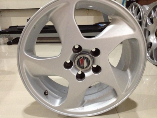 แม็กซ์ 16 นิ้ว สำหรับ VOLVO 5-108 สภาพใหม่ทั้งชุด ตจว ส่งได้ครับ