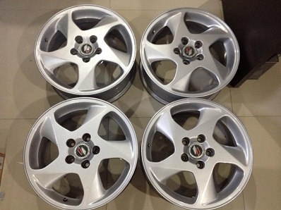 แม็กซ์ 16 นิ้ว สำหรับ VOLVO 5-108 สภาพใหม่ทั้งชุด ตจว ส่งได้ครับ