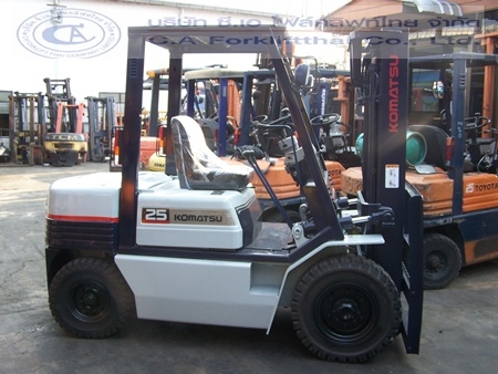 ขาย รถโฟล์คลิฟท์ KOMATSU รุ่น FG25-11