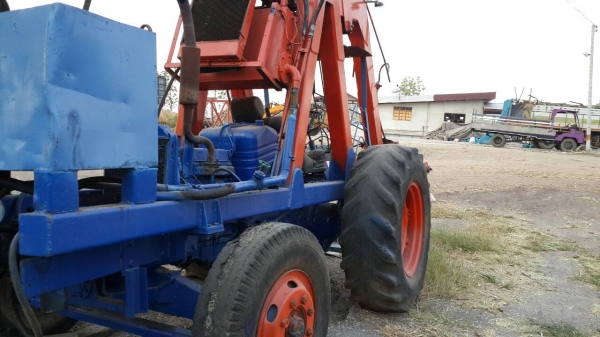 **450,000 บ.ต่อรอง**ขายรถคีบอ้อย คีบหลัง แขนเดียว FORD77  เกียร์ท็อค ปั้มไดกิ้น22 เครื่องแน่นดี แรง แขนดีไม่ปะ คีบสวยไม่ผุ ยางพอใช้ รถใช้งานปกติครับ พร้อมใช้ พร้อมลุยงาน เอกสารสัญญาซื้อขาย ราคาต่อรองได้เด้อ พี่น้องครับ