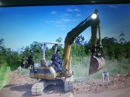 รถขุด KOMATSU PC40-6 รถเก่าญี่ปุ่น ใช้งานในไทย ๖ เดือน..เปลี่ยนปั้มให้ใหม่ ๑ ลูก และเปลี่ยนโซ่ให้ใหม่อีก ๑ ข้าง เรียบร้อยแล้ว.