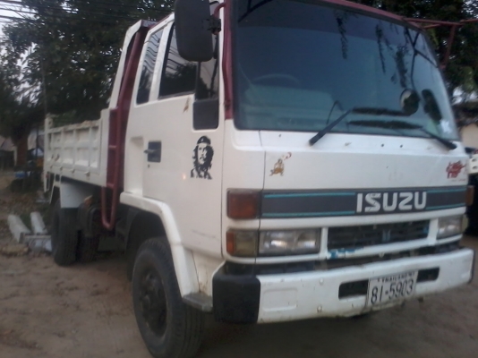 อีซูซุ ร็อคกี้ดั้ม165แรง สภาพสวยพร้อมใช้งาน690000ราคาคุยได้ ทะเบียนพร้อมโอน