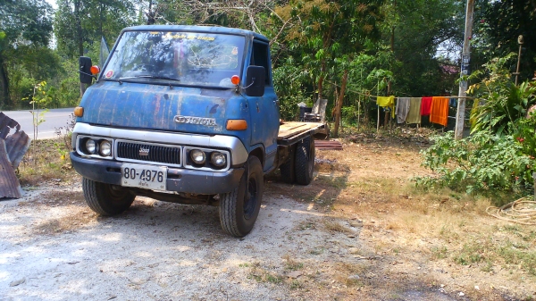 รถหกล้อ เทลเล่อร์ TOYOTA BU ปกติบรรทุกรถแบคโฮ MITSUBISHI MM45 B