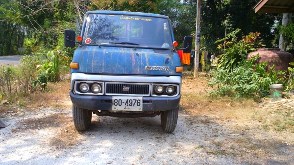 รถหกล้อ เทลเล่อร์ TOYOTA BU ปกติบรรทุกรถแบคโฮ MITSUBISHI MM45 B