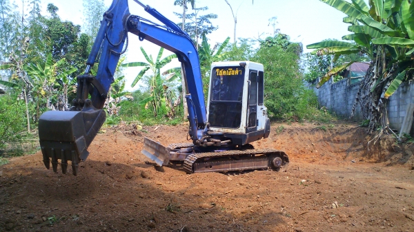 รถหกล้อ เทลเล่อร์ TOYOTA BU ปกติบรรทุกรถแบคโฮ MITSUBISHI MM45 B