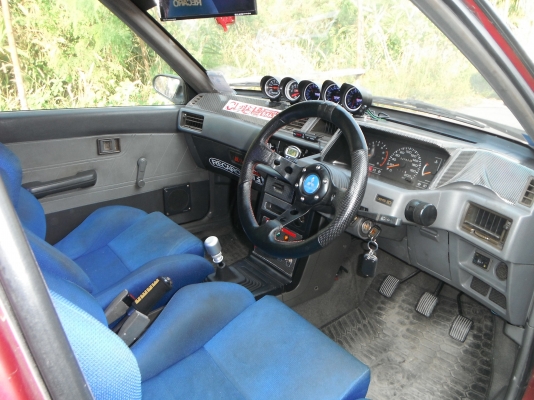 ขายรถยนต์ มิตซูบิชิ สีแดงเลือดหมู