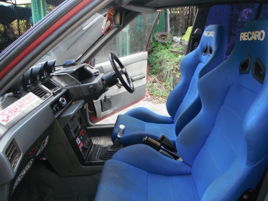 ขายรถยนต์ มิตซูบิชิ สีแดงเลือดหมู