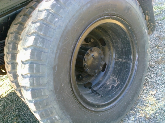 ISUZU ROCKY 195 HP 6HE1 หกล้อดั๊มพ์ ช่วงล่างคัชซีใหญ่สวยยาง 9.00 ขอบ 20 กระบะดั๊มพ์เหล็ก 6 ตันยาว 3.60 เมตร เครื่องใหญ่แรงดีไม่มีเยิ้ม หัวบางไม่ผุภายในเก๋งคอนโทรลอยู่ครบ พวงมาลัยเพาเวอร์ เอกสารเล่มทะเบียนครบถูกต้องครับ