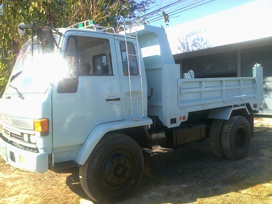 ISUZU ROCKY 195 HP 6HE1 หกล้อดั๊มพ์ ช่วงล่างคัชซีใหญ่สวยยาง 9.00 ขอบ 20 กระบะดั๊มพ์เหล็ก 6 ตันยาว 3.60 เมตร เครื่องใหญ่แรงดีไม่มีเยิ้ม หัวบางไม่ผุภายในเก๋งคอนโทรลอยู่ครบ พวงมาลัยเพาเวอร์ เอกสารเล่มทะเบียนครบถูกต้องครับ