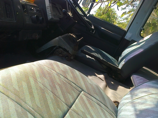 ISUZU ROCKY 195 HP 6HE1 หกล้อดั๊มพ์ ช่วงล่างคัชซีใหญ่สวยยาง 9.00 ขอบ 20 กระบะดั๊มพ์เหล็ก 6 ตันยาว 3.60 เมตร เครื่องใหญ่แรงดีไม่มีเยิ้ม หัวบางไม่ผุภายในเก๋งคอนโทรลอยู่ครบ พวงมาลัยเพาเวอร์ เอกสารเล่มทะเบียนครบถูกต้องครับ