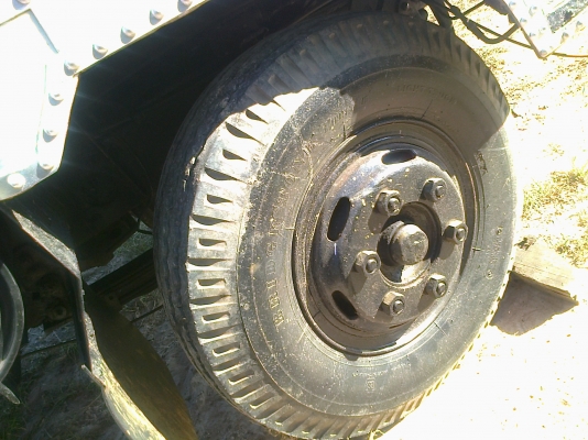 HINO KM300 เครื่อง 145 HP 6BB1 ลงเล่มครบถูกต้อง หกล้อดั๊มพ์ ช่วงล่างใหญ่ติด F หน้า F หลังให้พร้อม กระบะดั๊มพ์เหล็ก 4 ตันยาว 3.50 เมตรสภาพอย่างสวยไม่มีผุ ยาง 8.25 ขอบ 16 สภาพดี เอกสารทะเบียนครบพร้อมโอน