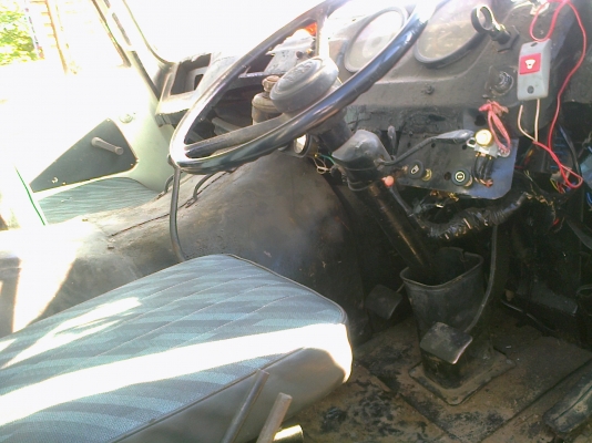 HINO KM300 เครื่อง 145 HP 6BB1 ลงเล่มครบถูกต้อง หกล้อดั๊มพ์ ช่วงล่างใหญ่ติด F หน้า F หลังให้พร้อม กระบะดั๊มพ์เหล็ก 4 ตันยาว 3.50 เมตรสภาพอย่างสวยไม่มีผุ ยาง 8.25 ขอบ 16 สภาพดี เอกสารทะเบียนครบพร้อมโอน