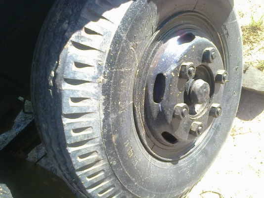 HINO KM300 เครื่อง 145 HP 6BB1 ลงเล่มครบถูกต้อง หกล้อดั๊มพ์ ช่วงล่างใหญ่ติด F หน้า F หลังให้พร้อม กระบะดั๊มพ์เหล็ก 4 ตันยาว 3.50 เมตรสภาพอย่างสวยไม่มีผุ ยาง 8.25 ขอบ 16 สภาพดี เอกสารทะเบียนครบพร้อมโอน HINO KM300 เครื่อง 145 HP 6BB1 ลงเล่มครบถูกต้อง หกล้อดั๊มพ์ ช่วงล่างใหญ่ติด F หน้า F หลังให้พร้อม กระบะดั๊มพ์เหล็ก 4 ตันยาว 3.50 เมตรสภาพอย่างสวยไม่มีผุ ยาง 8.25 ขอบ 16 สภาพดี เอกสารทะเบียนครบพร้อมโอน