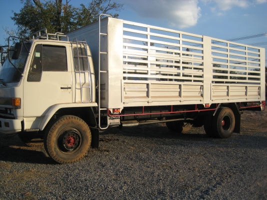 ขายร็อกกี้ FTR11 รถห้าง ยาว 7.20 ม เครื่อง 6BG เครื่องส้ม