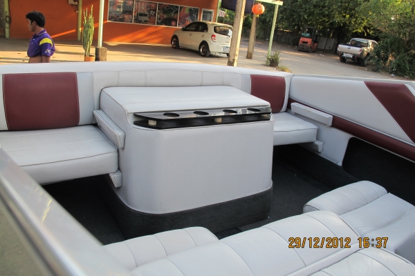 -ผ่อนได้- ขาย เรือ CELEBRITY 18 ฟุต เครื่อง MERCRUISER 4.3 เรือนำเข้า USA  สภาพสวยมาก