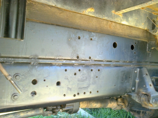 ISUZU NPR 115 HP 4BD1 หกล้อดั๊มพ์ รถสวยพร้อมใช้งานครับ เครื่องแห้งแรงดีไม่มีเยิ้มครับ หัวบางไม่ผุภายในครบ เกียร์สั้น กระบะดั๊มพ์เหล็ก 4 ตันยาว 3.30 เมตร ช่วงล่างคัชซีดี เฟืองท้าย F เอกสารเล่มทะเบียนครบพร้อมโอนครับ