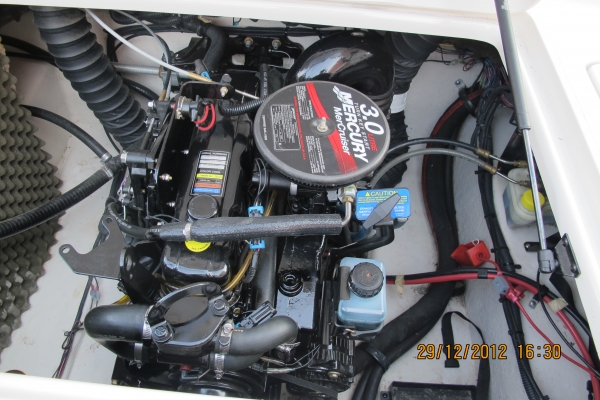 -ผ่อนได้-  ขายเรือ TAHOE 18 ฟุต เครื่อง MERCURY 3.0 ปี 2006 เรือนำเข้า USA สภาพสวยมากๆ ราคาต่อรองได้